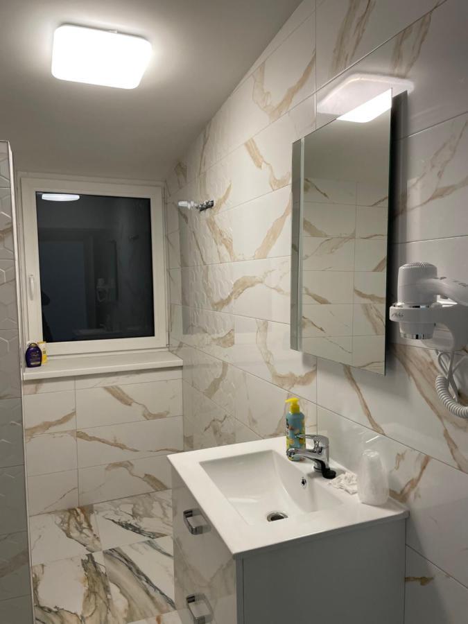 Apartament Хеб Екстериор снимка