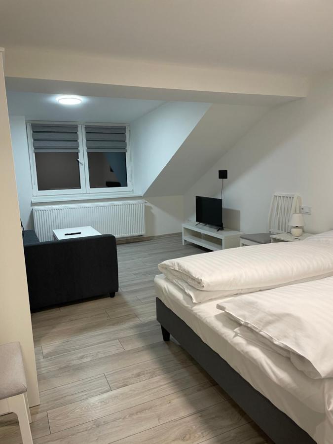 Apartament Хеб Екстериор снимка