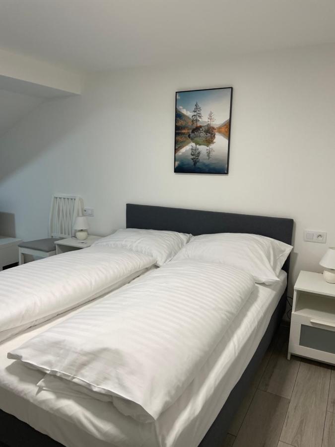 Apartament Хеб Екстериор снимка